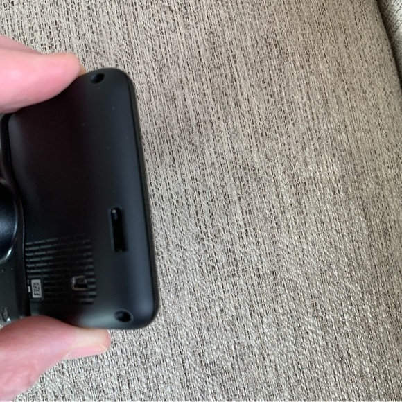 Garmin Nuvi 2405 Series Navigation System - Picture 6 of 10